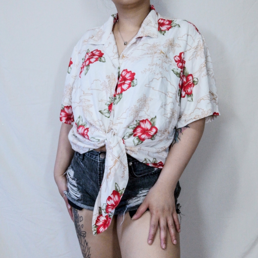 Carribean Joe Tie Waist Tropical Hawaiian Print Crop Top